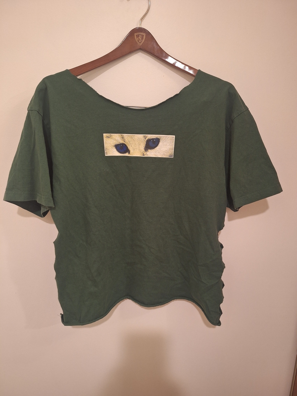 Green Crop T-Shirt with Cat Eye Graphic
